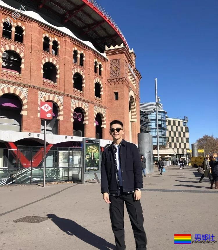 爆红圈内的航空学院校草小哥肌肉正装翘臀! - 51虹马 爆红圈内的航空学院校草小哥肌肉正装翘臀! - 51虹马