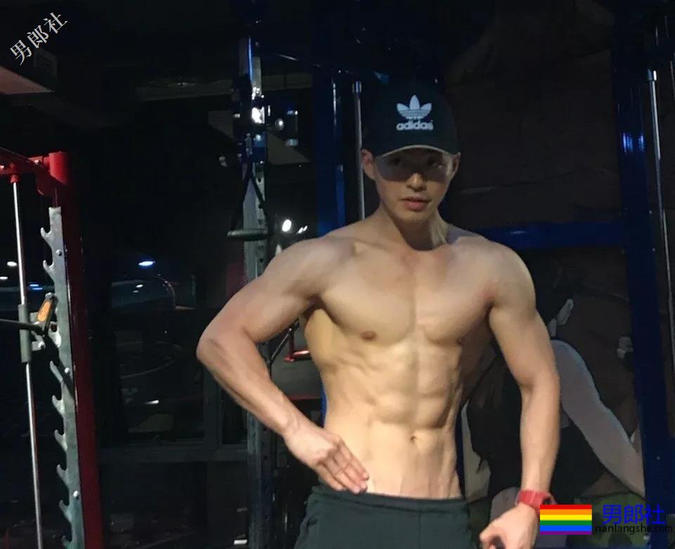 最帅协警转型做教练，他妈竟然还说他丑？ - 51虹马