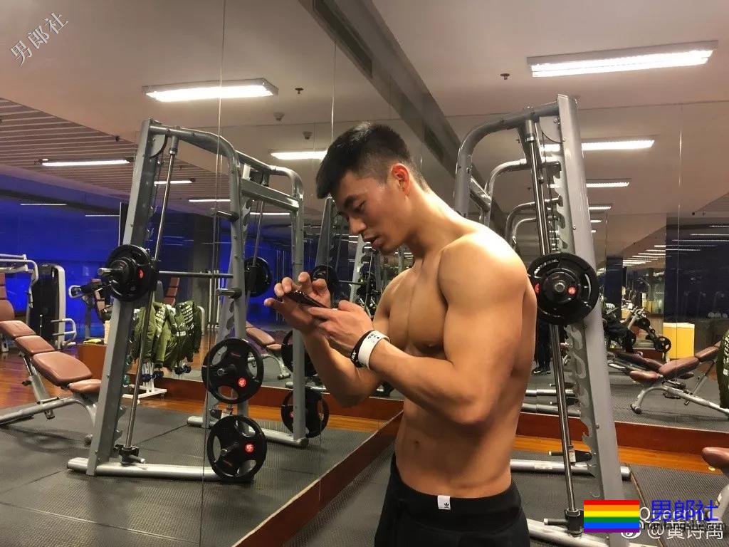 最帅协警转型做教练，他妈竟然还说他丑？ - 51虹马