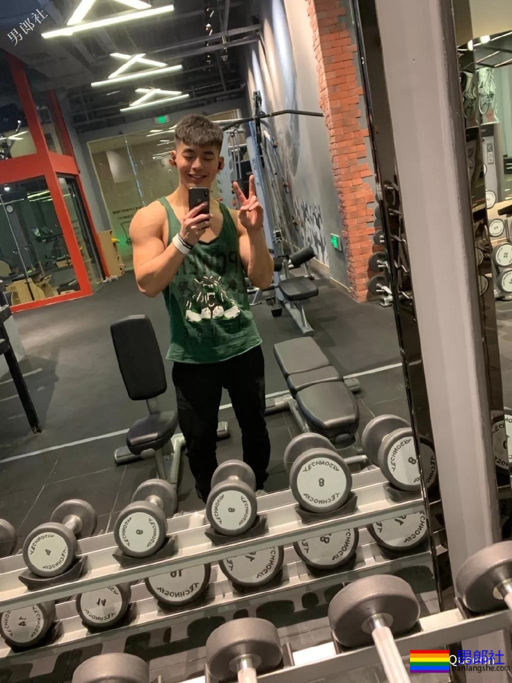 最帅协警转型做教练,他妈竟然还说他丑? - 51虹马 最帅协警转型做教练,他妈竟然还说他丑? - 51虹马