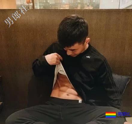 最帅协警转型做教练，他妈竟然还说他丑？ - 51虹马