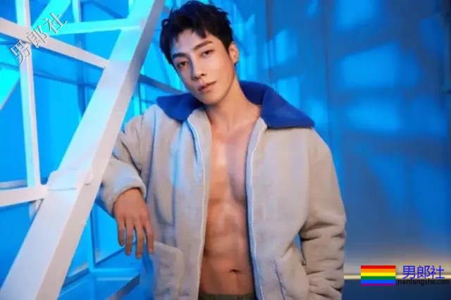 出道十年都没火！男男浴室戏导演让脱都拯救不了 - 51虹马