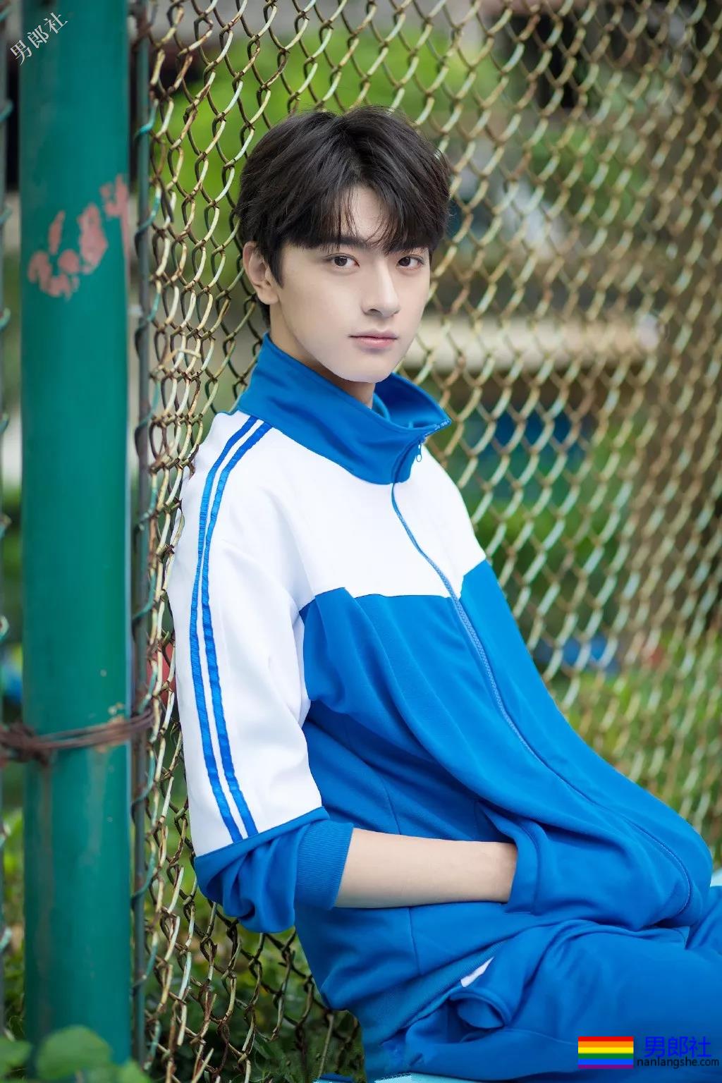 初恋脸校草撑剧,男主全是高颜长腿大鼻子小鲜肉,洗澡戏都没人看了! - 51虹马 初恋脸校草撑剧,男主全是高颜长腿大鼻子小鲜肉,洗澡戏都没人看了! - 51虹马