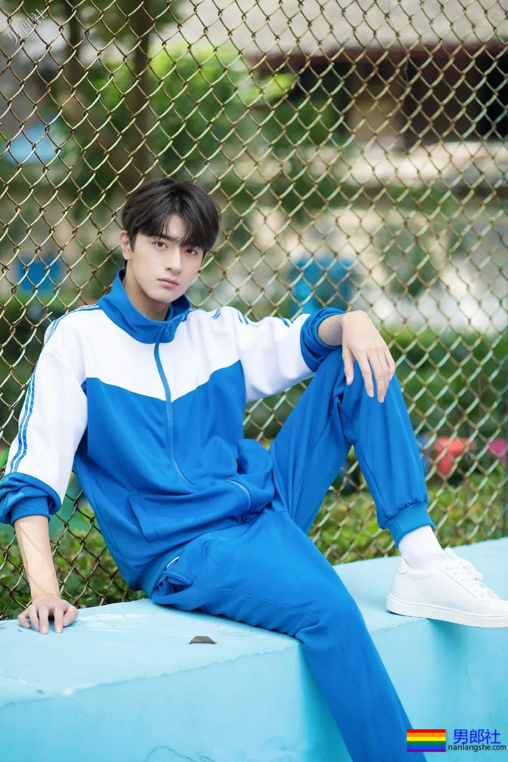 初恋脸校草撑剧,男主全是高颜长腿大鼻子小鲜肉,洗澡戏都没人看了! - 51虹马 初恋脸校草撑剧,男主全是高颜长腿大鼻子小鲜肉,洗澡戏都没人看了! - 51虹马