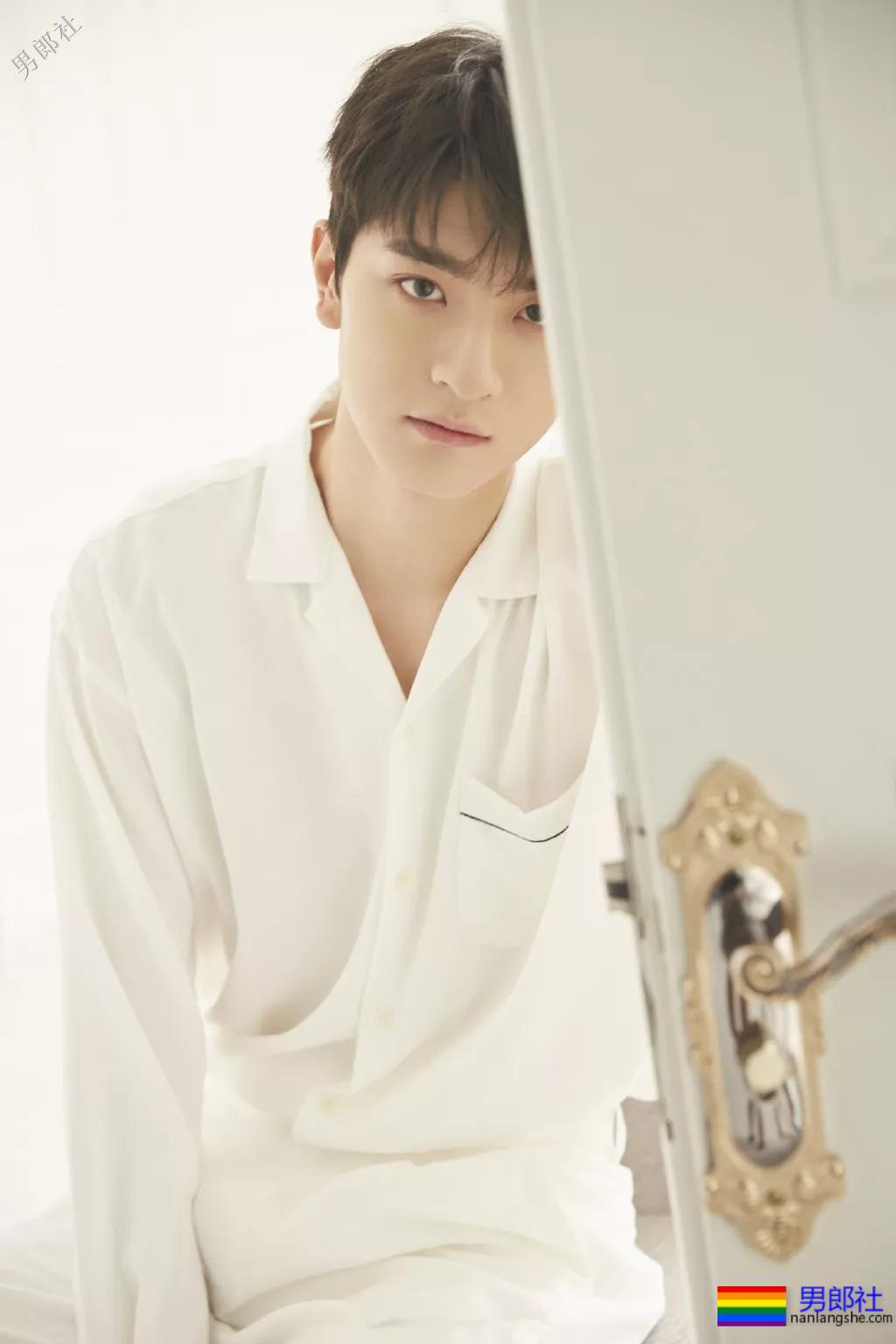 初恋脸校草撑剧，男主全是高颜长腿大鼻子小鲜肉，洗澡戏都没人看了！ - 51虹马