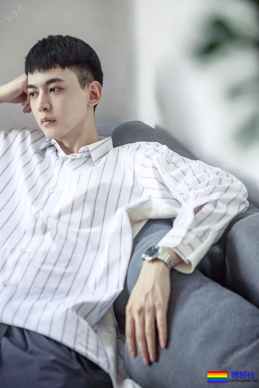 初恋脸校草撑剧,男主全是高颜长腿大鼻子小鲜肉,洗澡戏都没人看了! - 51虹马 初恋脸校草撑剧,男主全是高颜长腿大鼻子小鲜肉,洗澡戏都没人看了! - 51虹马