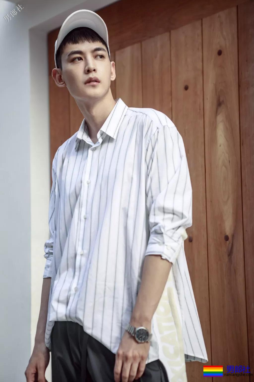 初恋脸校草撑剧,男主全是高颜长腿大鼻子小鲜肉,洗澡戏都没人看了! - 51虹马 初恋脸校草撑剧,男主全是高颜长腿大鼻子小鲜肉,洗澡戏都没人看了! - 51虹马