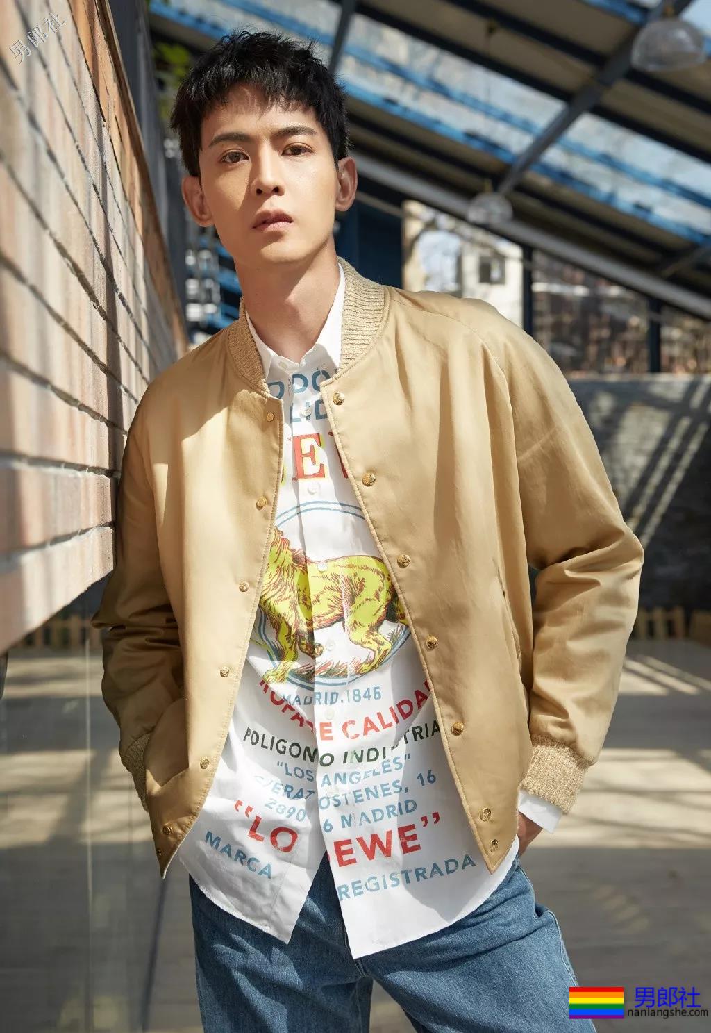 初恋脸校草撑剧，男主全是高颜长腿大鼻子小鲜肉，洗澡戏都没人看了！ - 51虹马