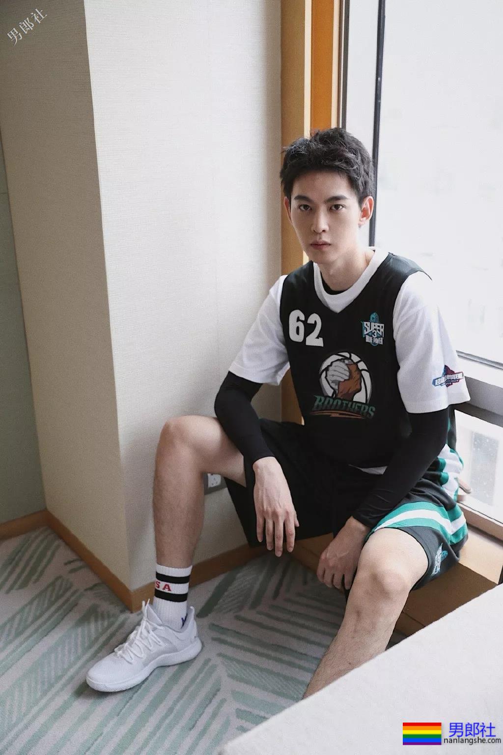 初恋脸校草撑剧,男主全是高颜长腿大鼻子小鲜肉,洗澡戏都没人看了! - 51虹马 初恋脸校草撑剧,男主全是高颜长腿大鼻子小鲜肉,洗澡戏都没人看了! - 51虹马