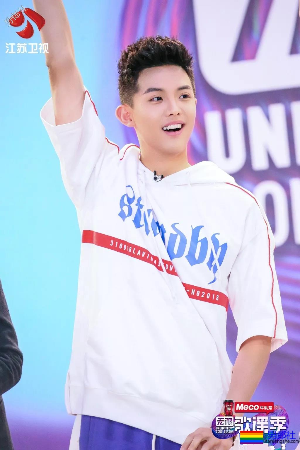 初恋脸校草撑剧,男主全是高颜长腿大鼻子小鲜肉,洗澡戏都没人看了! - 51虹马 初恋脸校草撑剧,男主全是高颜长腿大鼻子小鲜肉,洗澡戏都没人看了! - 51虹马