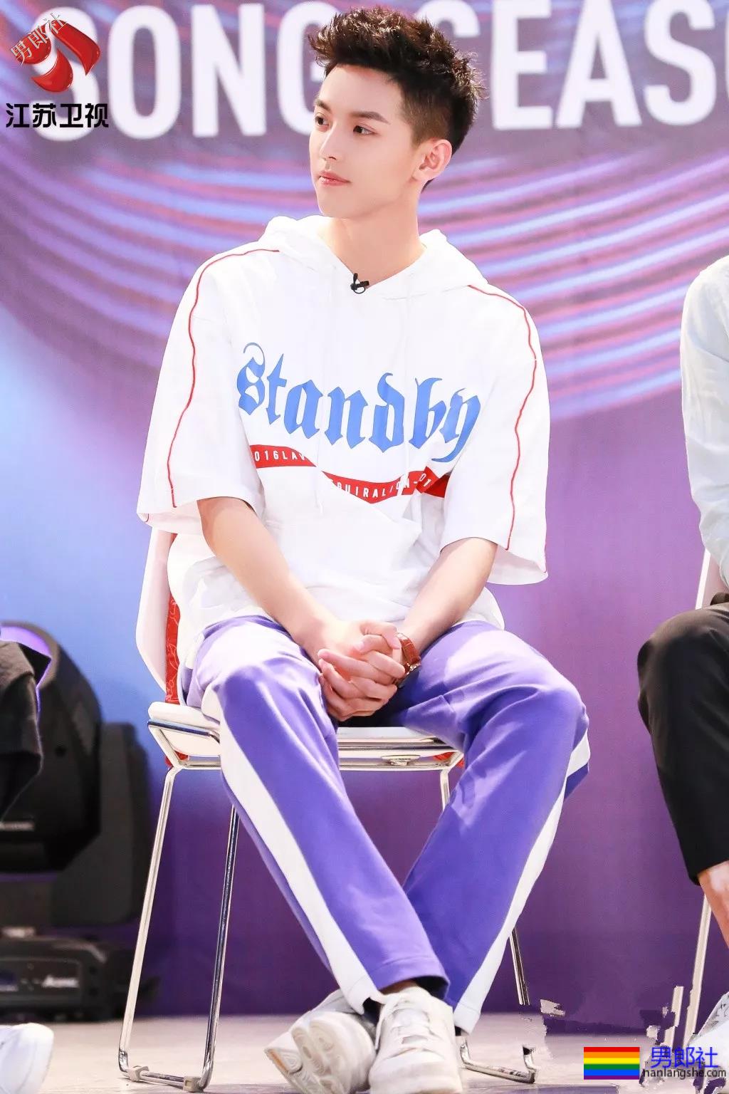 初恋脸校草撑剧,男主全是高颜长腿大鼻子小鲜肉,洗澡戏都没人看了! - 51虹马 初恋脸校草撑剧,男主全是高颜长腿大鼻子小鲜肉,洗澡戏都没人看了! - 51虹马