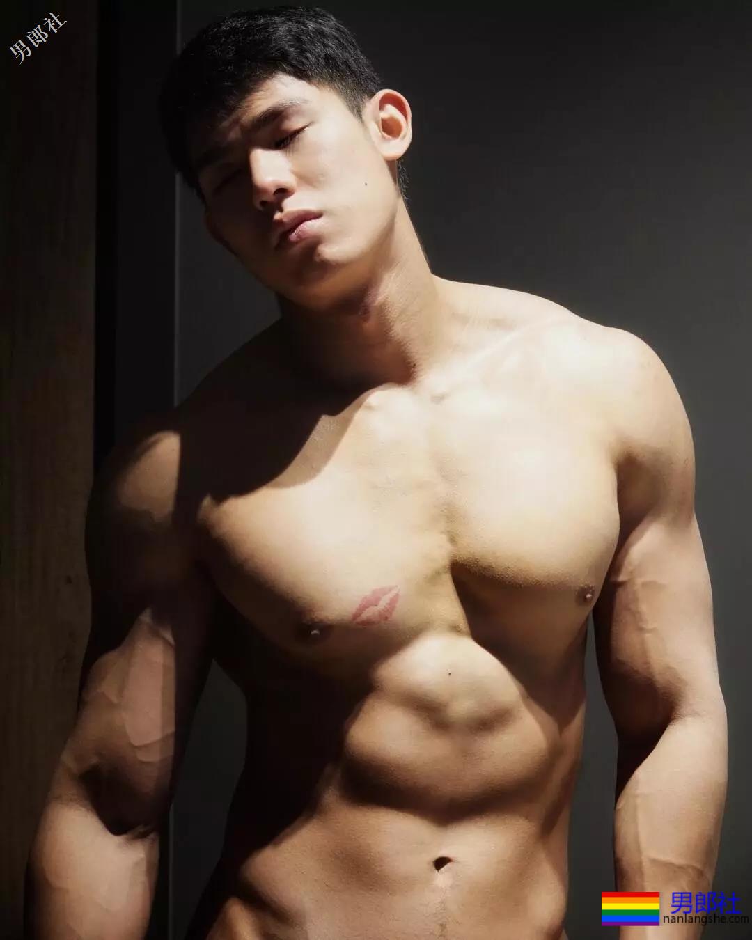 夏天来了，快车司机的短裤太短了！ - 51虹马