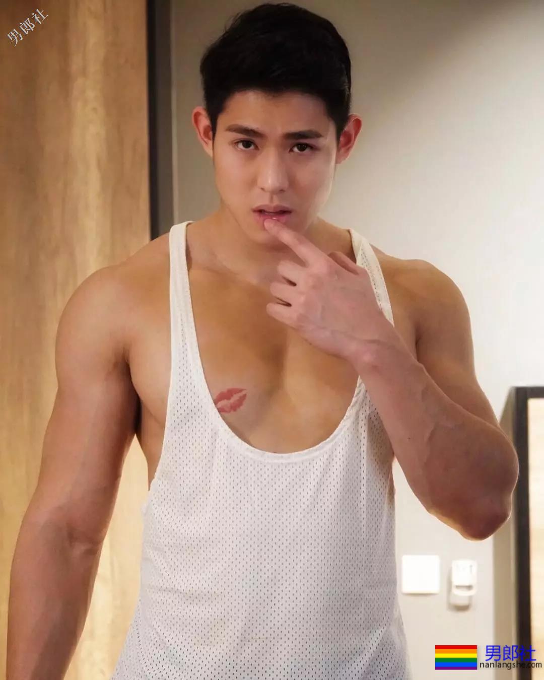 夏天来了，快车司机的短裤太短了！ - 51虹马