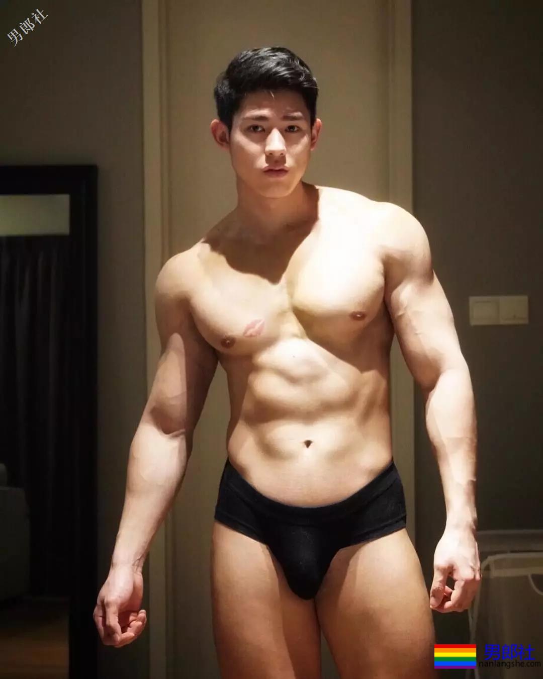 夏天来了，快车司机的短裤太短了！ - 51虹马