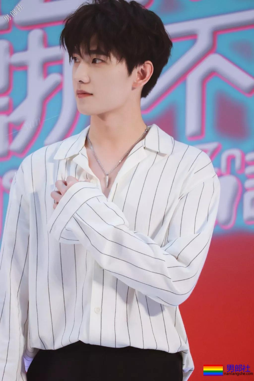 军艺校草转型硬核兵哥，寸头军装A到爆！ - 51虹马