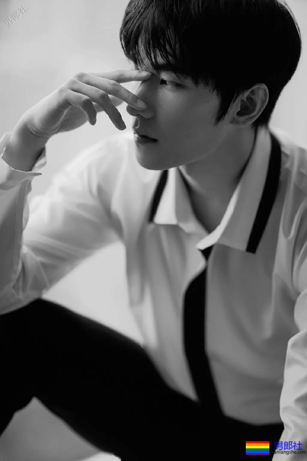 军艺校草转型硬核兵哥，寸头军装A到爆！ - 51虹马