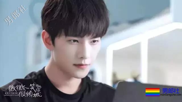 军艺校草转型硬核兵哥，寸头军装A到爆！ - 51虹马