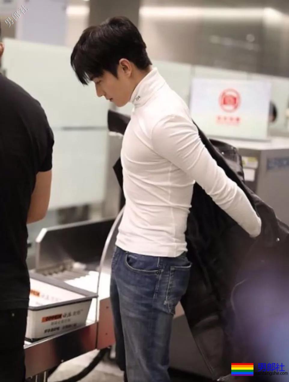 军艺校草转型硬核兵哥，寸头军装A到爆！ - 51虹马