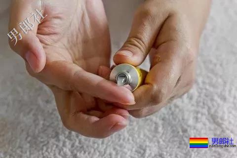 为了追求刺激,男人们都对自己的“小弟弟”做了什么? - 51虹马 为了追求刺激,男人们都对自己的“小弟弟”做了什么? - 51虹马