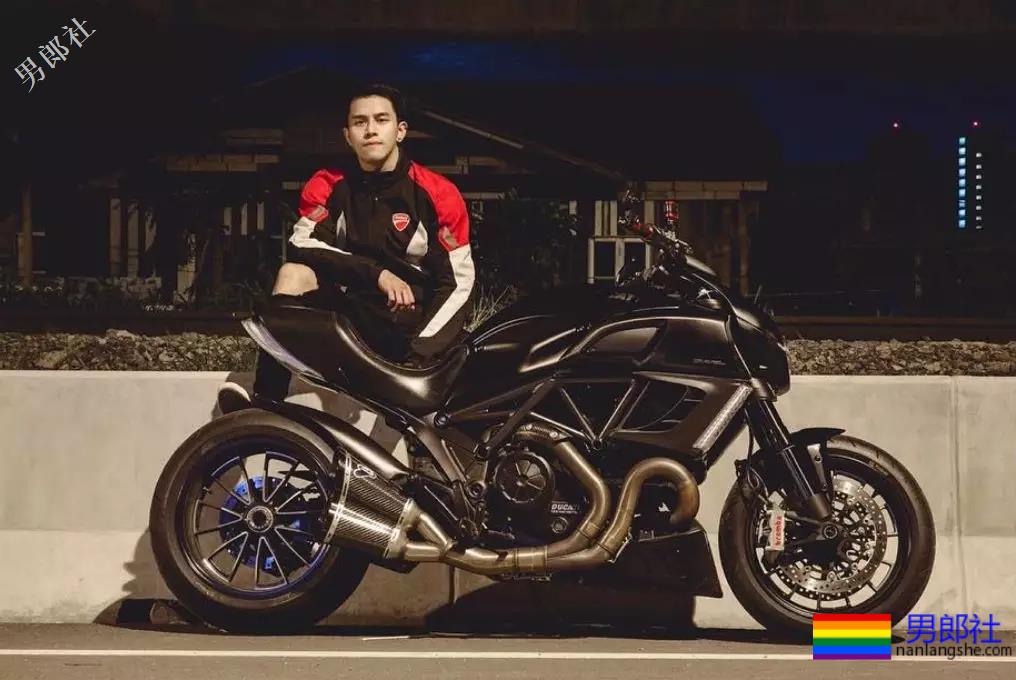 4位男生天菜！颜高肉美活儿好！ - 51虹马