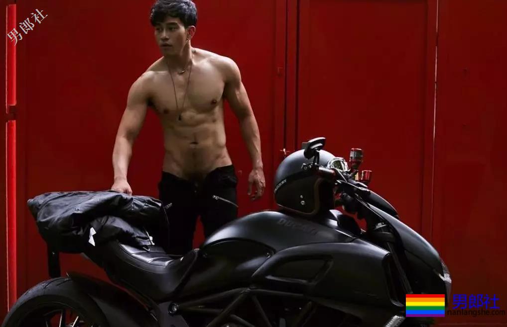 4位男生天菜！颜高肉美活儿好！ - 51虹马