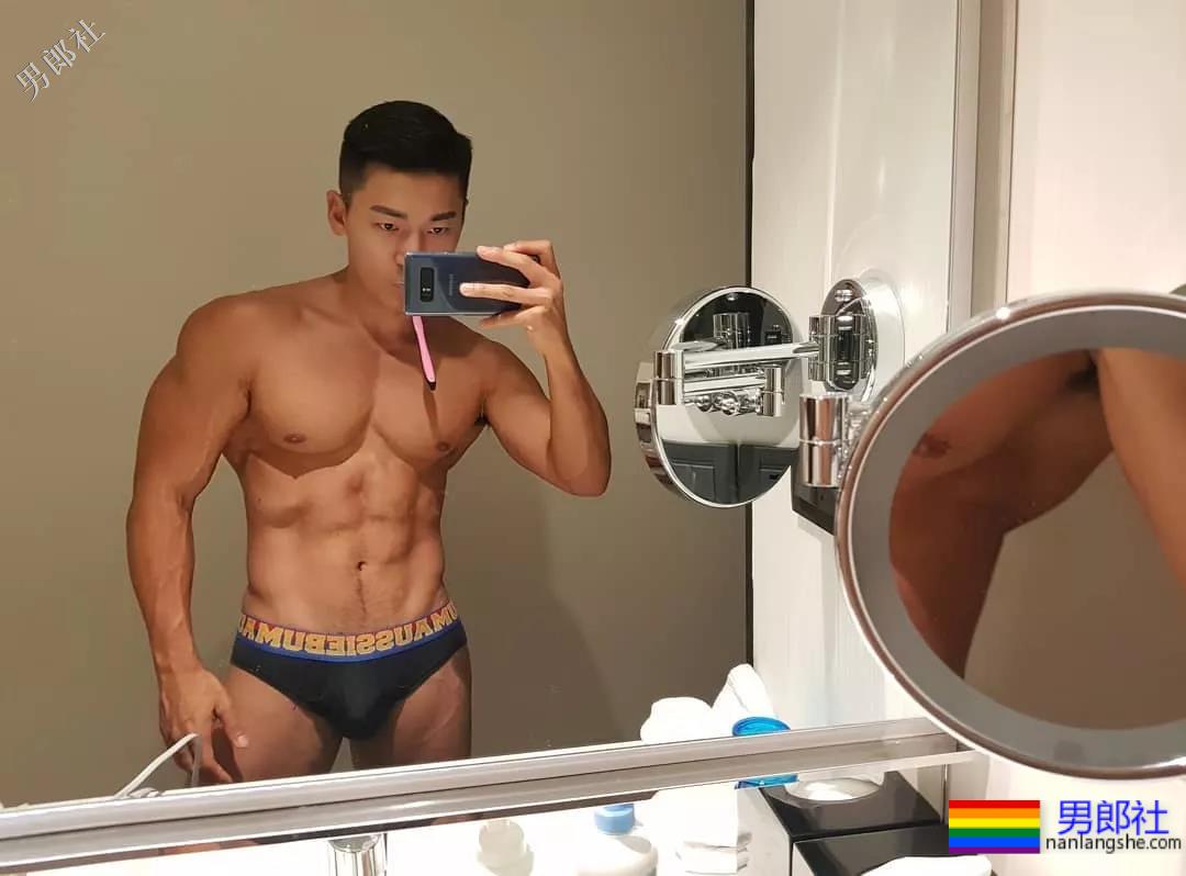 韩国小哥服役期间撩迷彩裤自拍玩过火！ - 51虹马