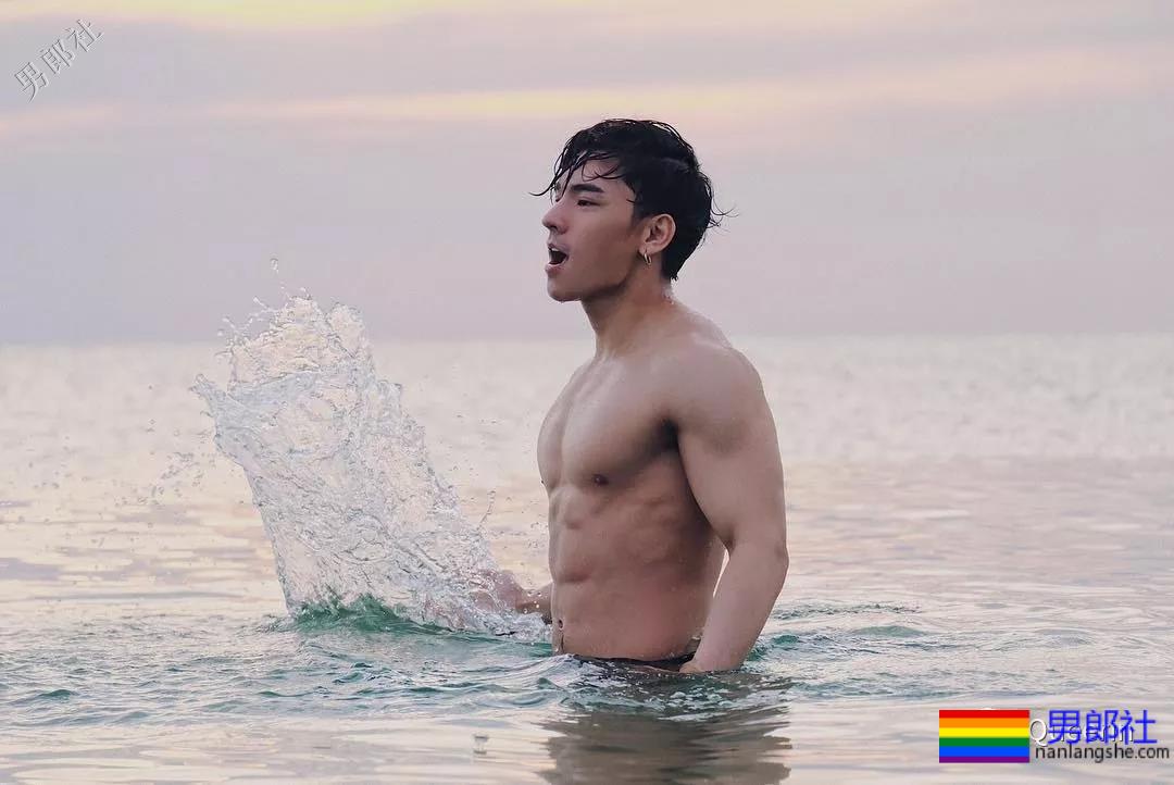 十八线演员杰克帝遭盗图，私照让人大呼可以 - 51虹马