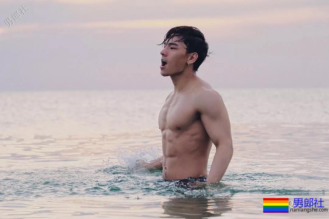 十八线演员杰克帝遭盗图，私照让人大呼可以 - 51虹马