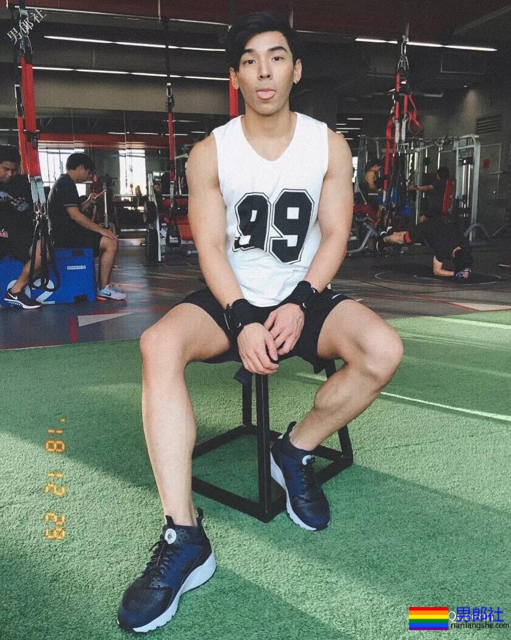 十八线演员杰克帝遭盗图，私照让人大呼可以 - 51虹马