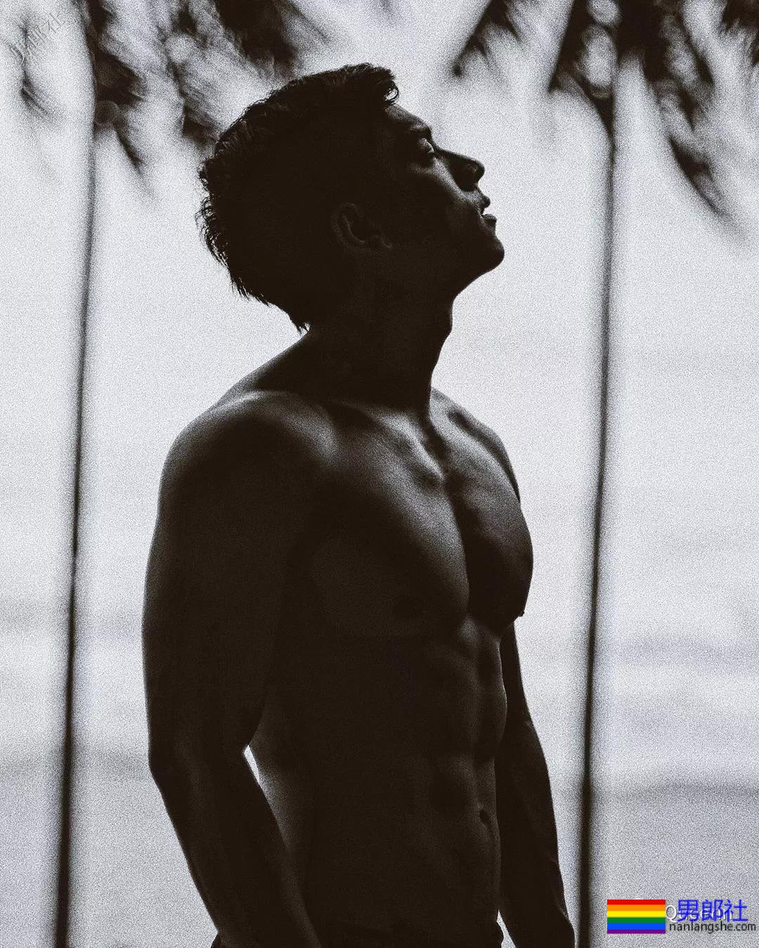 十八线演员杰克帝遭盗图，私照让人大呼可以 - 51虹马