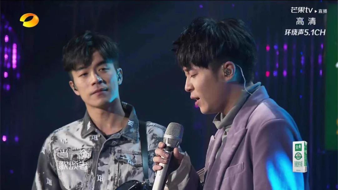 歌手变大型出柜现场？吴青峰刘家凯只差一个吻 - 51虹马