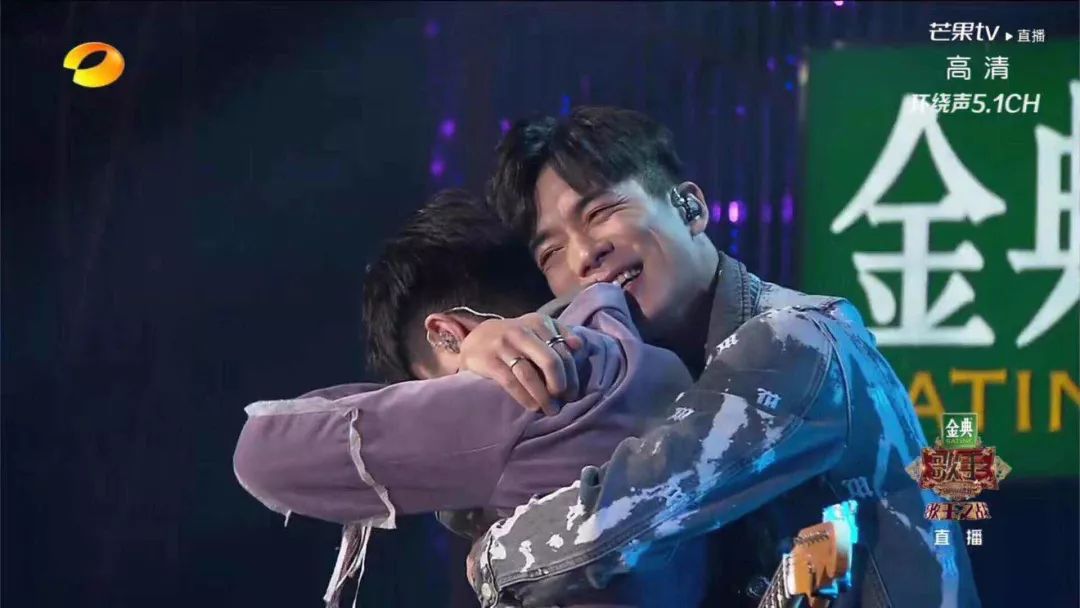 歌手变大型出柜现场？吴青峰刘家凯只差一个吻 - 51虹马