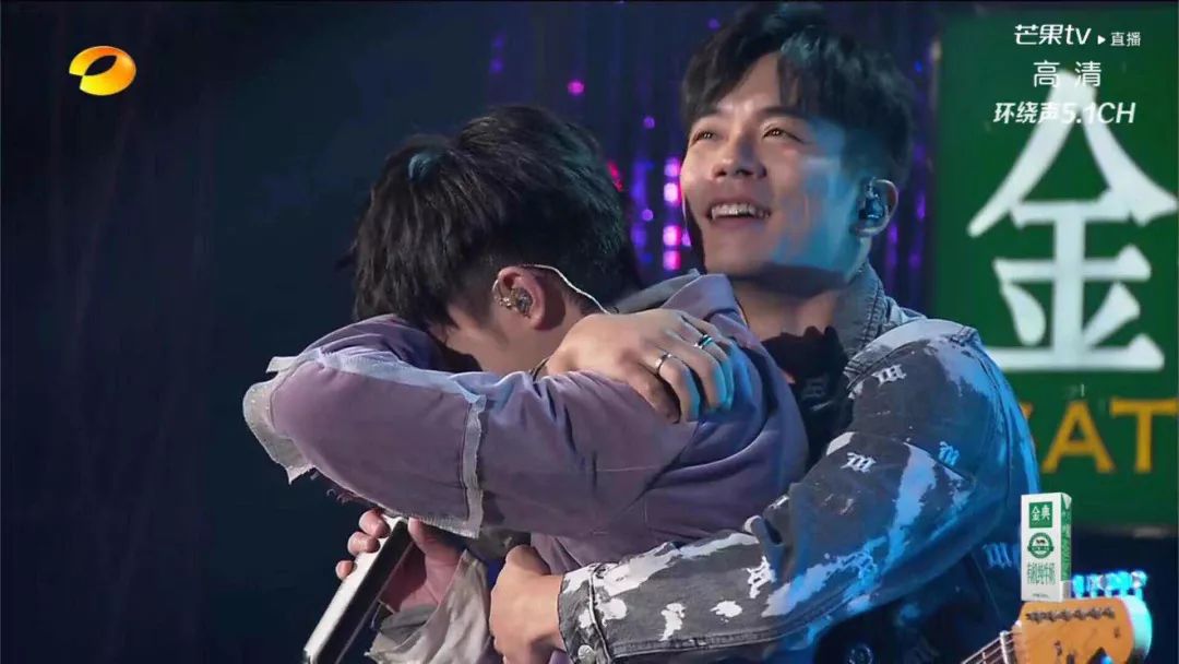 歌手变大型出柜现场？吴青峰刘家凯只差一个吻 - 51虹马