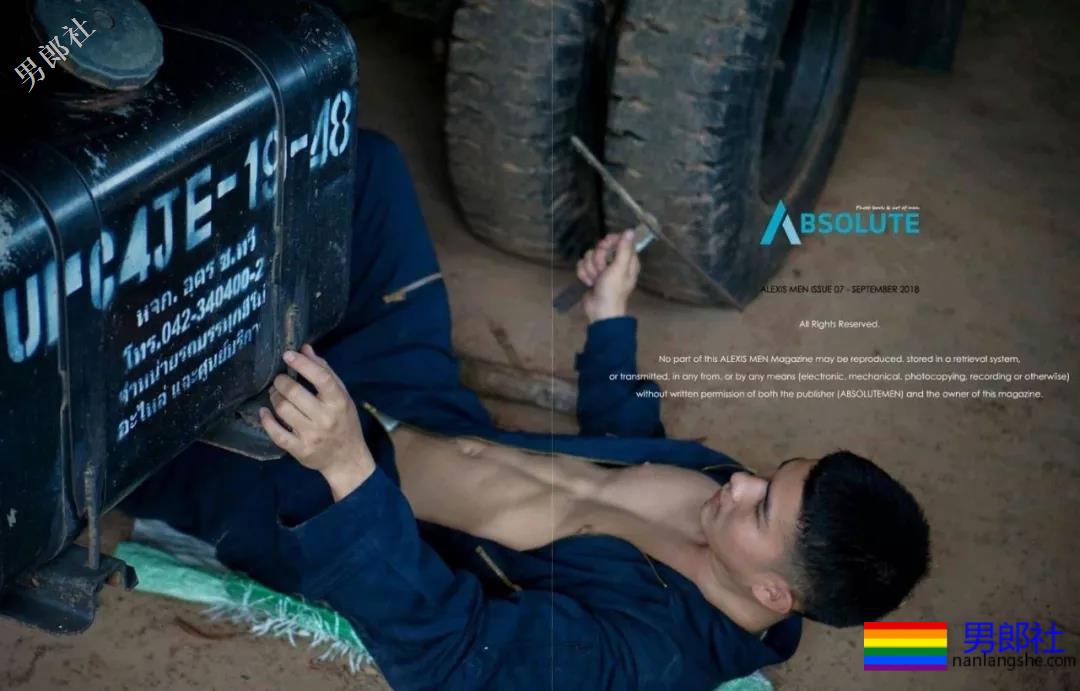 肌肉修理工竟拉开衣服拉链工作，看呆了！ - 51虹马