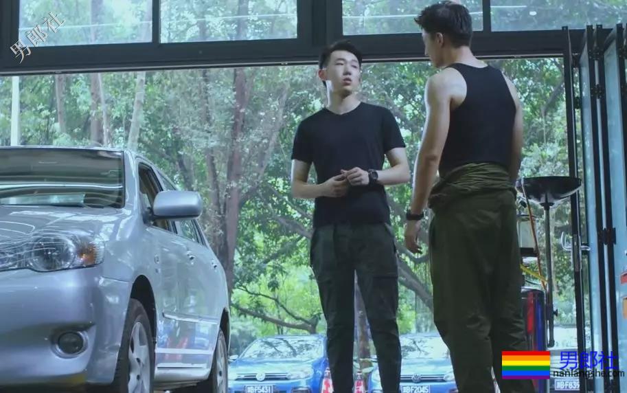 男主偷看修车工还想摸肌肉？这部剧满屏男性荷尔蒙 - 51虹马