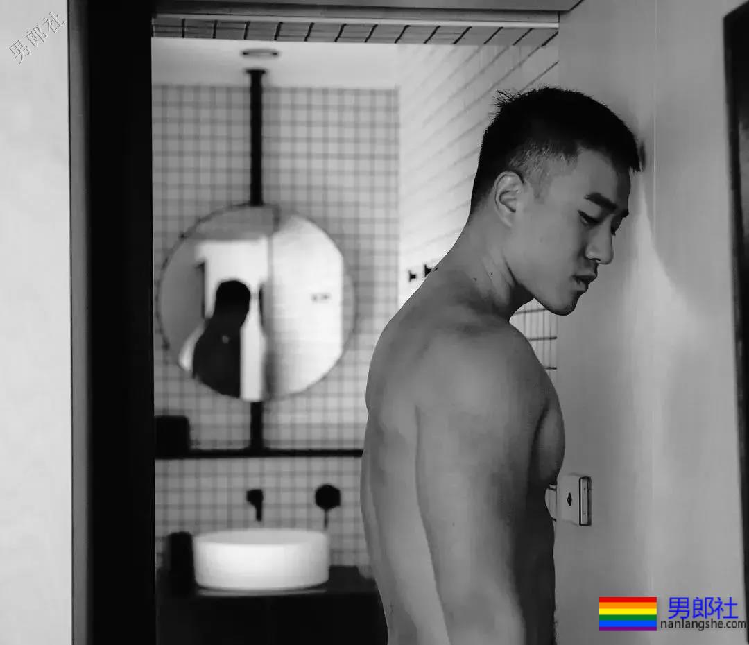 筋肉猛攻野外拍摄写真大片！ - 51虹马