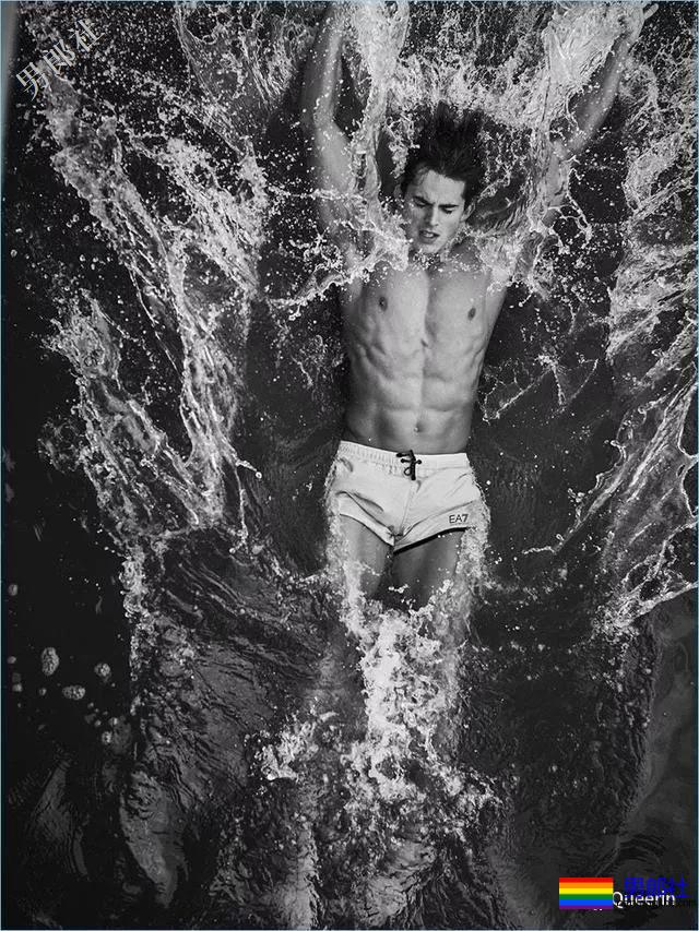 最性感数学老师情变，配文“两个爸爸”疑似出柜？ - 51虹马