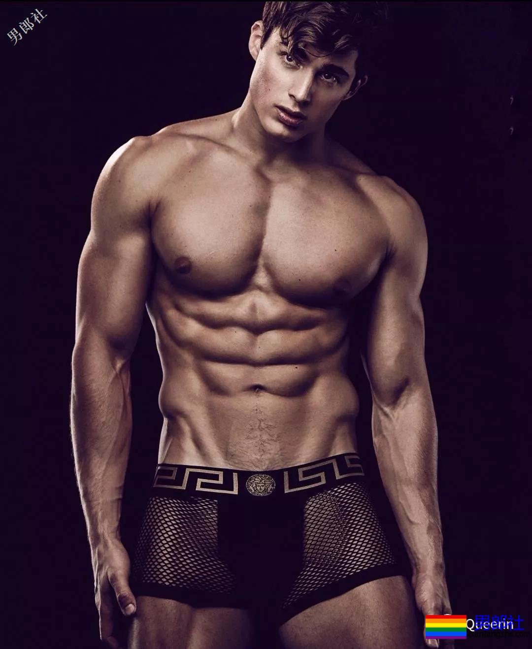 最性感数学老师情变，配文“两个爸爸”疑似出柜？ - 51虹马