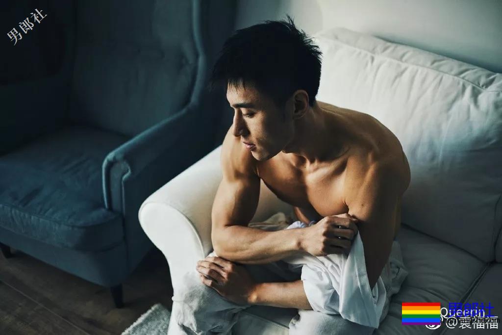 高云翔被起诉，可惜了袁福福，这个呆萌筋肉男孩我可以！ - 51虹马