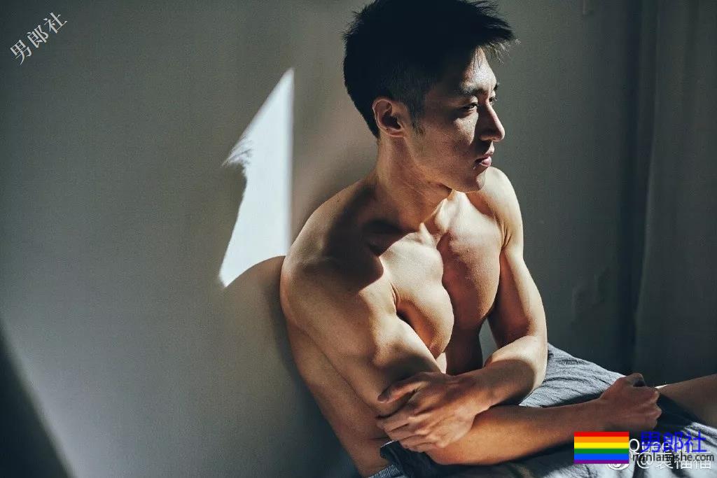 高云翔被起诉，可惜了袁福福，这个呆萌筋肉男孩我可以！ - 51虹马