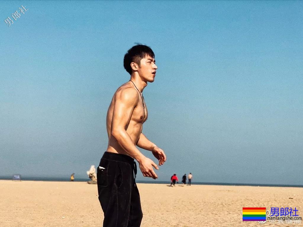 高云翔被起诉，可惜了袁福福，这个呆萌筋肉男孩我可以！ - 51虹马