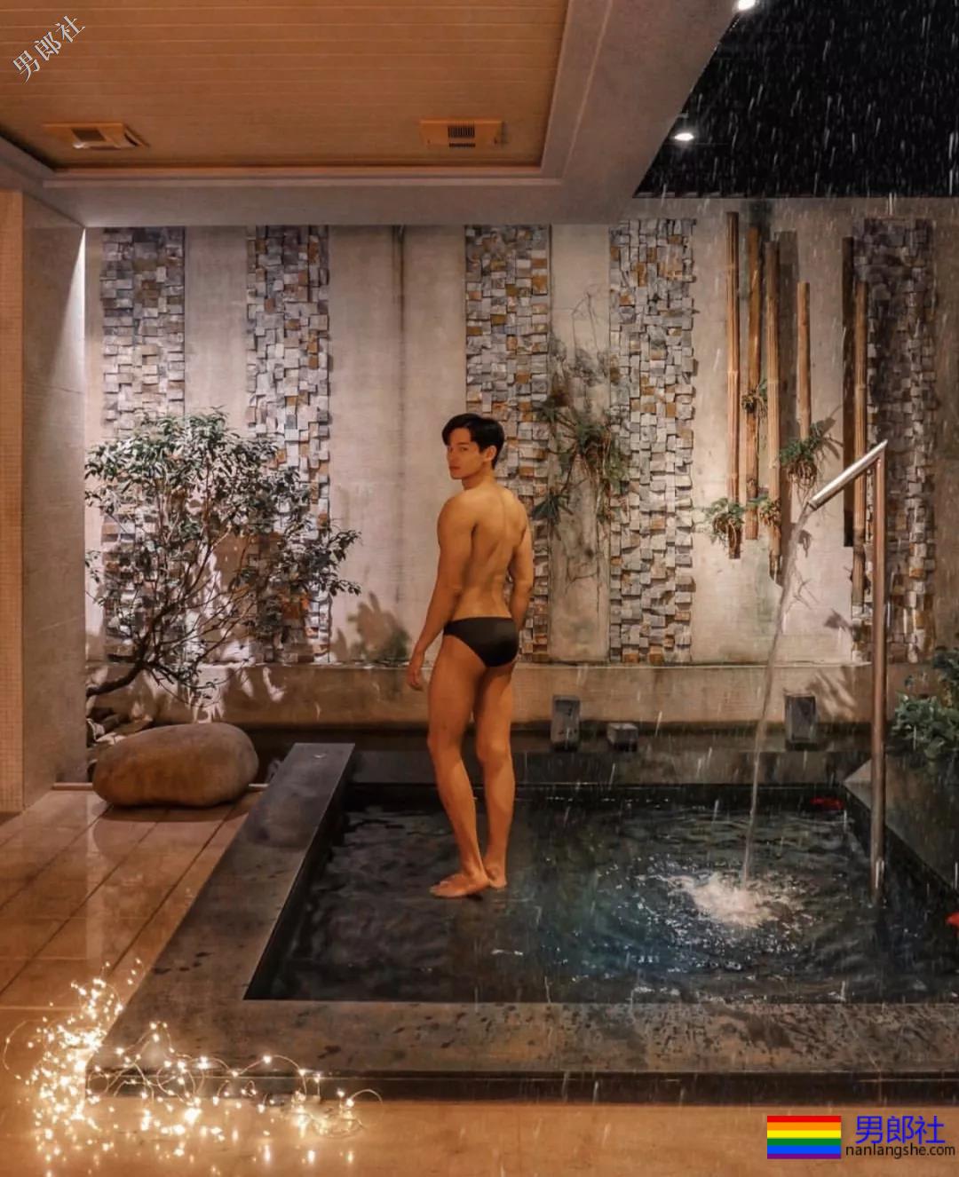 ins肌肉小帅哥把生活照拍出了大片的感觉 - 51虹马