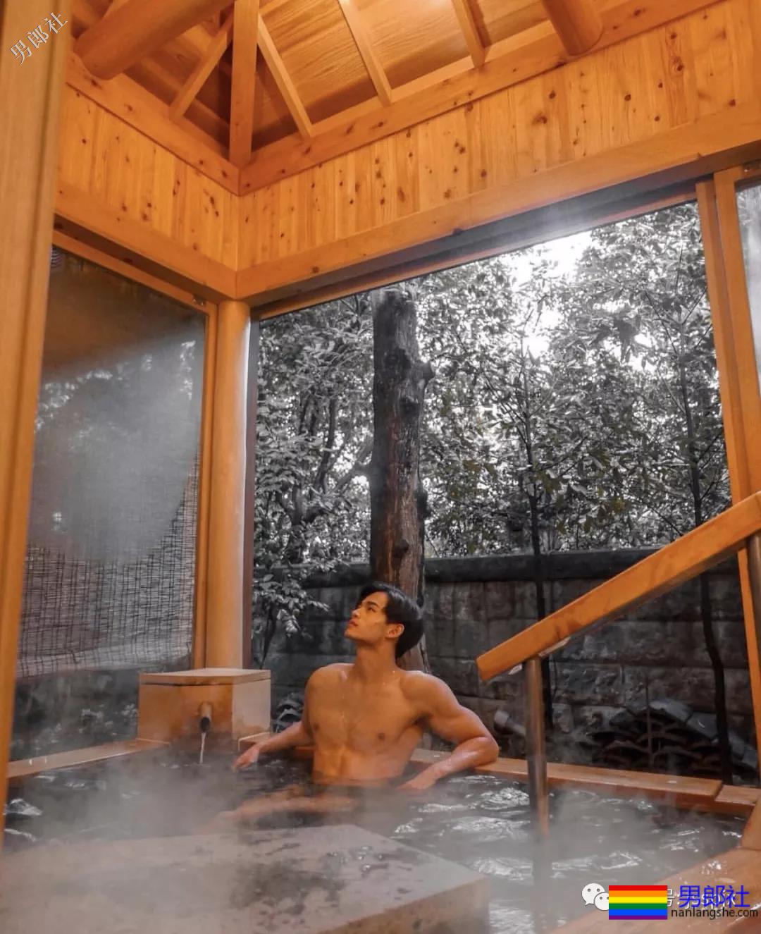 ins肌肉小帅哥把生活照拍出了大片的感觉 - 51虹马