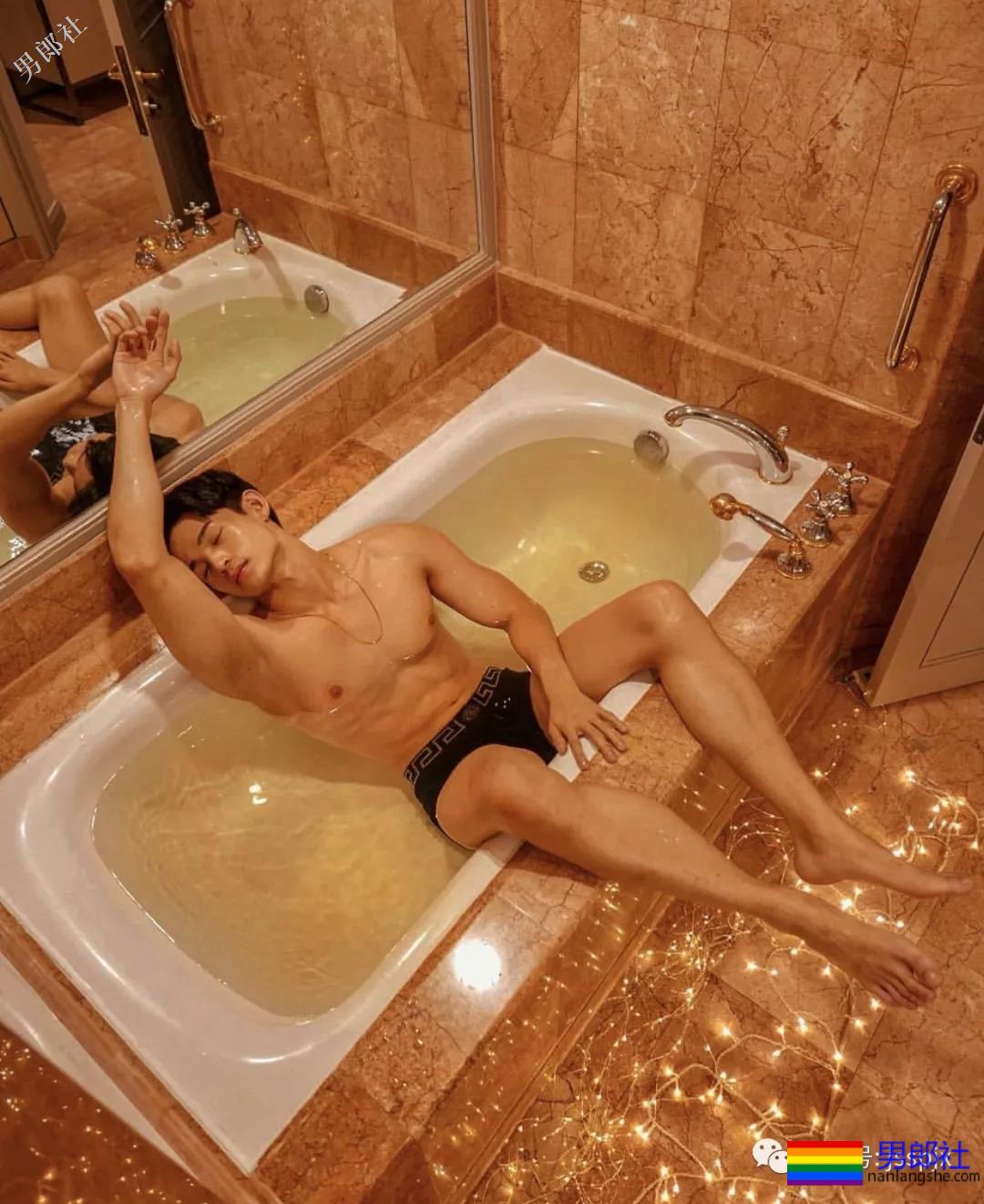 ins肌肉小帅哥把生活照拍出了大片的感觉 - 51虹马