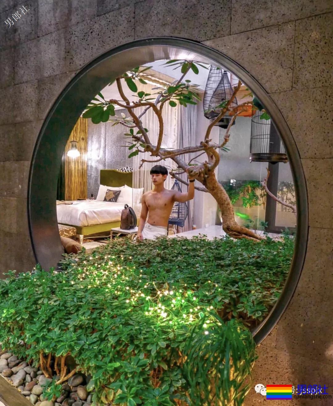 ins肌肉小帅哥把生活照拍出了大片的感觉 - 51虹马