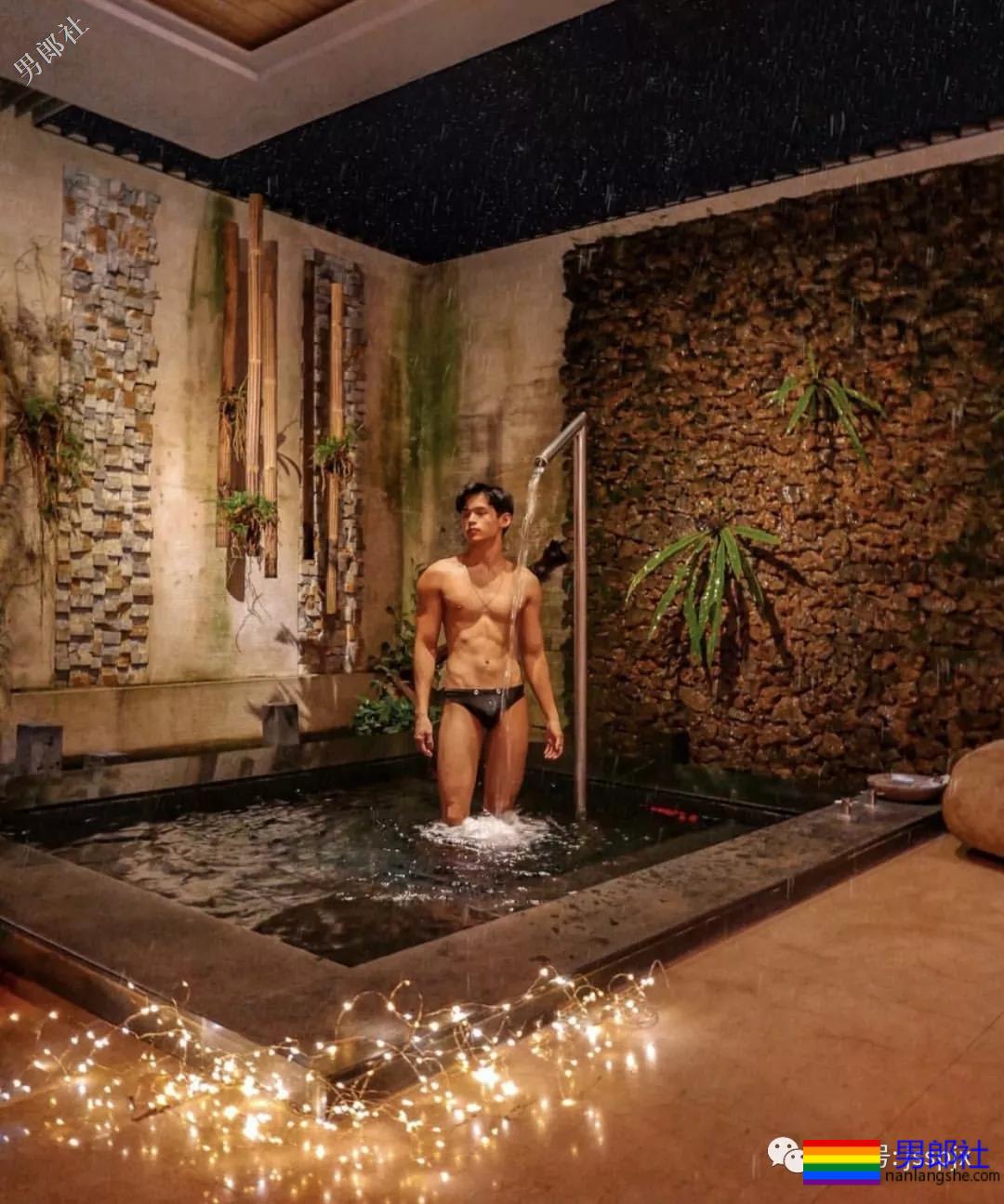 ins肌肉小帅哥把生活照拍出了大片的感觉 - 51虹马