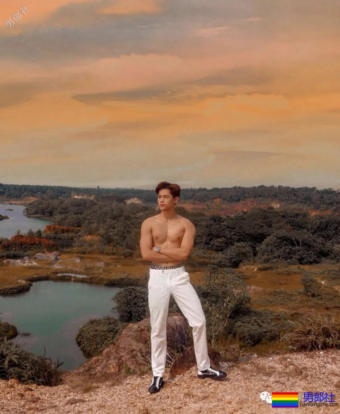 ins肌肉小帅哥把生活照拍出了大片的感觉 - 51虹马