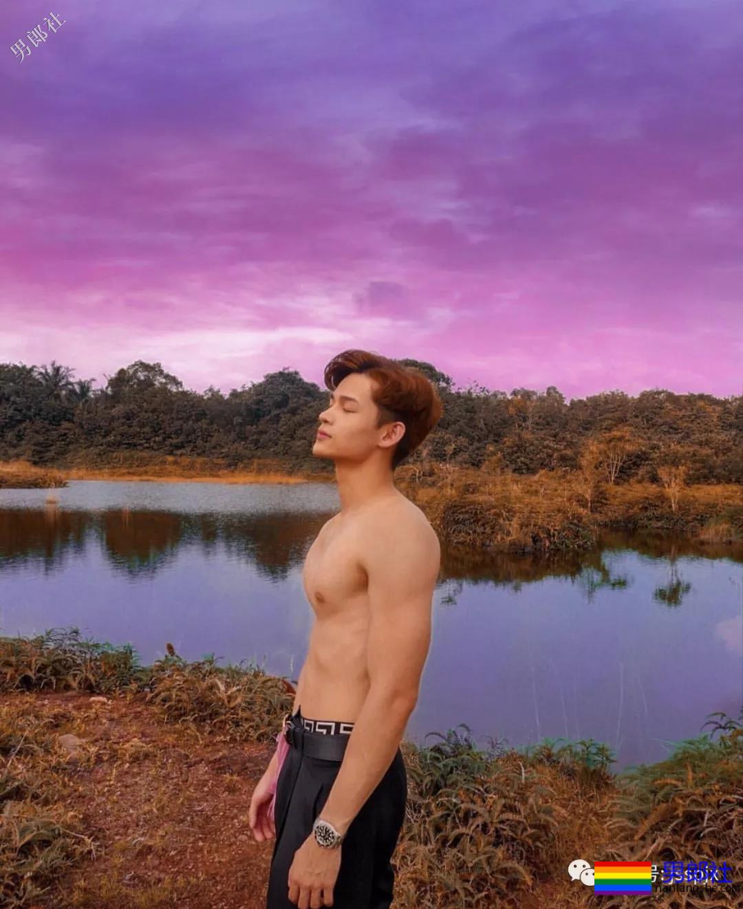 ins肌肉小帅哥把生活照拍出了大片的感觉 - 51虹马