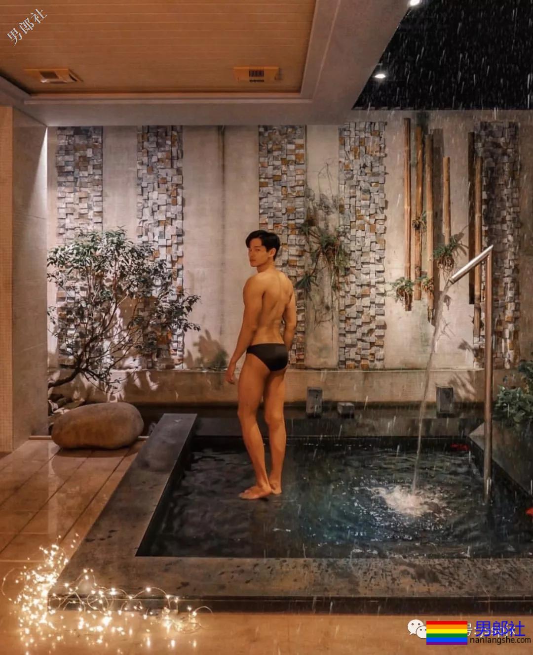 ins肌肉小帅哥把生活照拍出了大片的感觉 - 51虹马