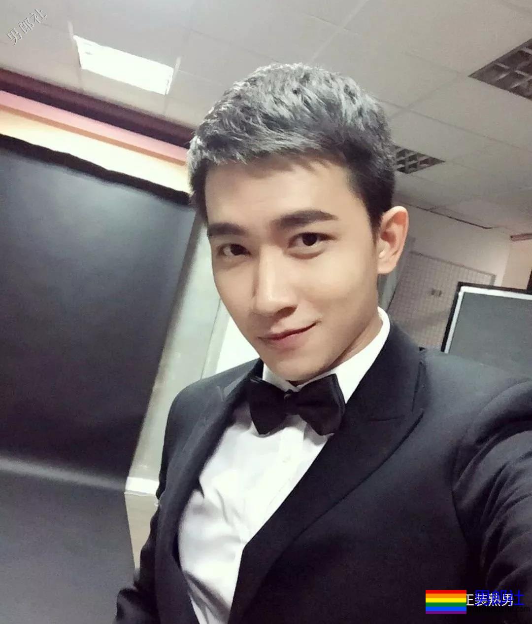 这样的正装西裤男，才适合玩超控！！ - 51虹马